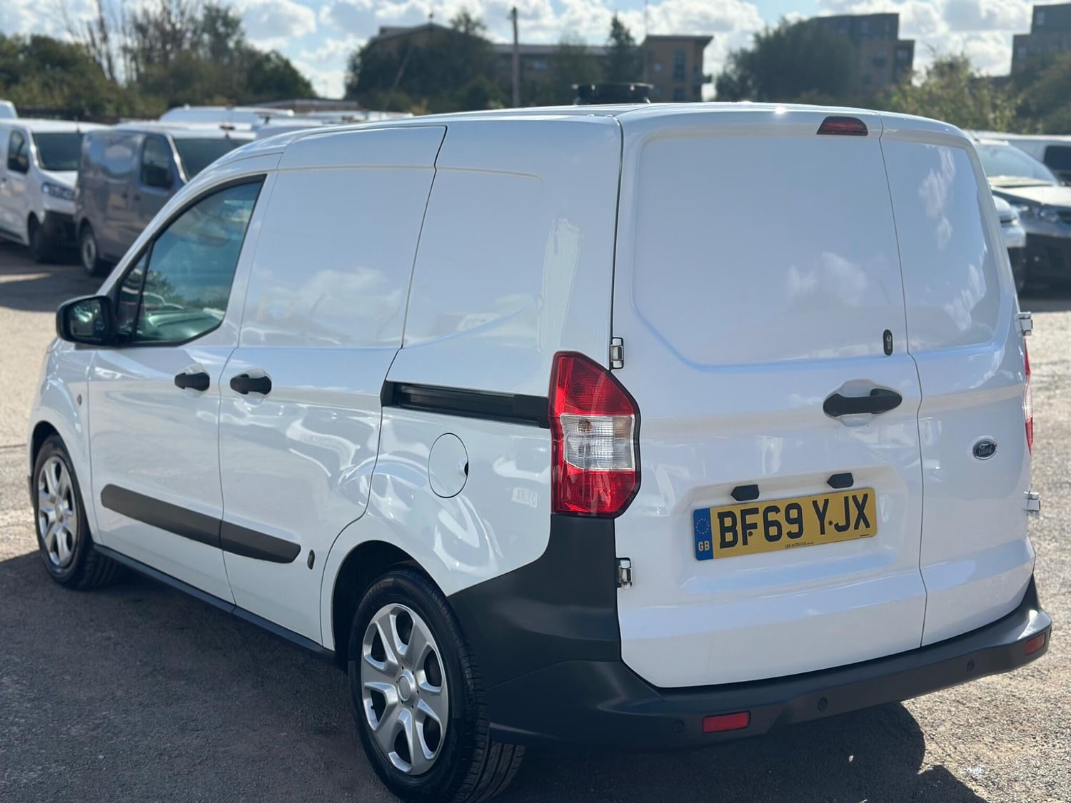 Ford Transit Courier 2019 - Vans & Commercial Vehicles