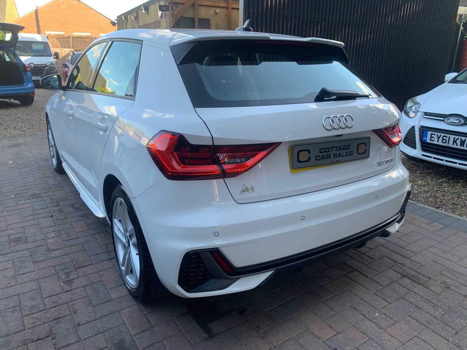 Audi A1 2022 - Cars