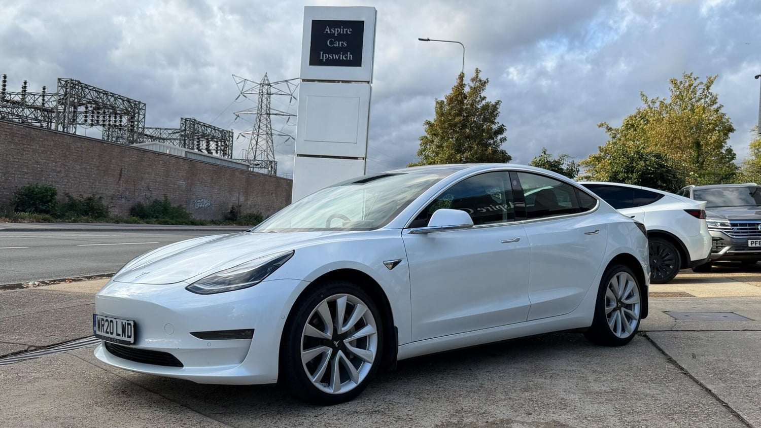 [ berth ]Tesla Model 3