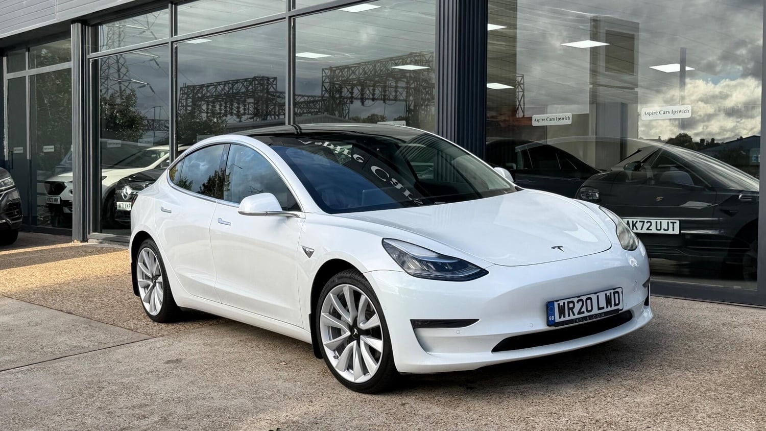 Tesla Model 3 2020 - Cars