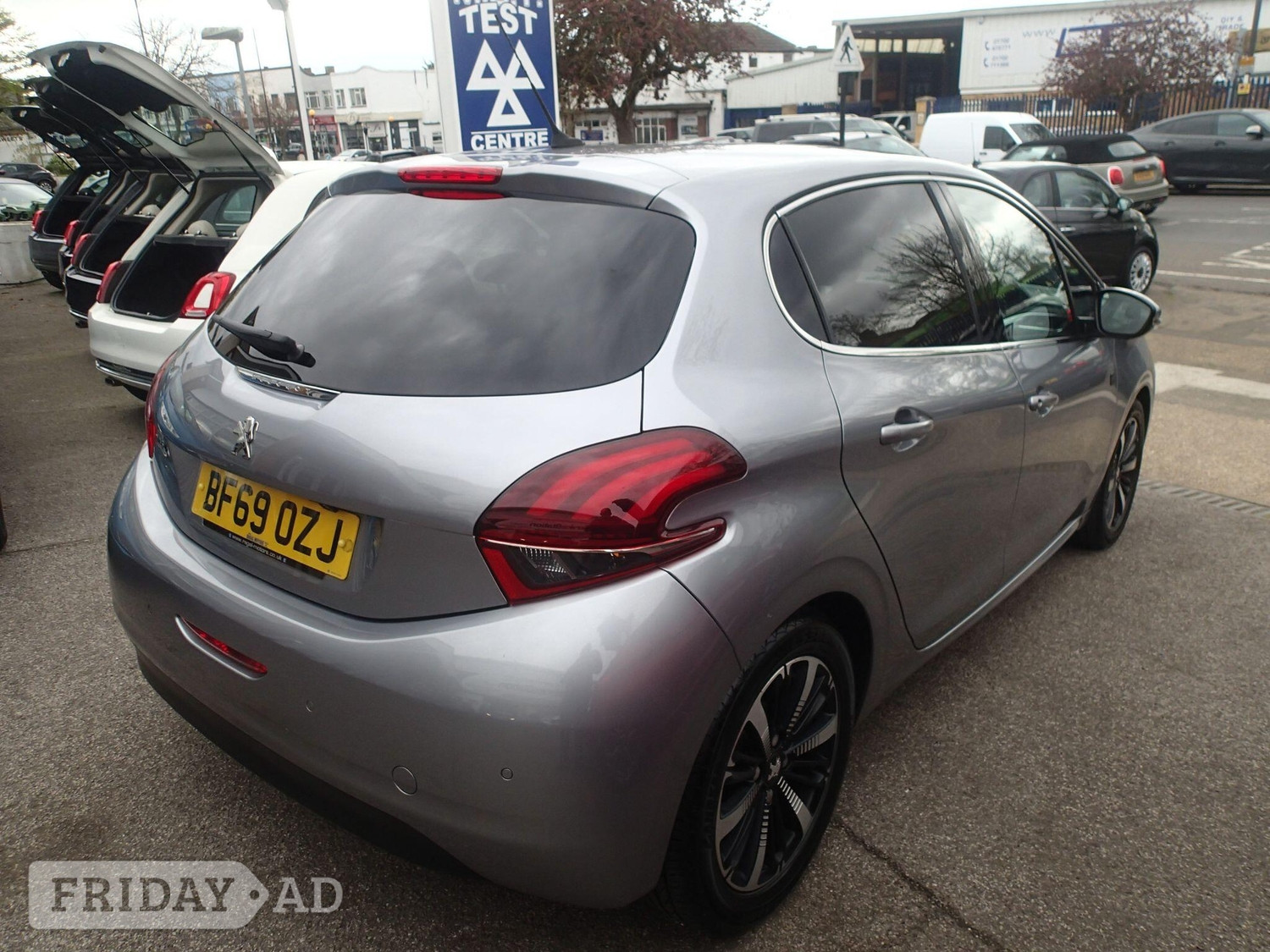 Peugeot 208 2019 - Cars in Leigh-On-Sea