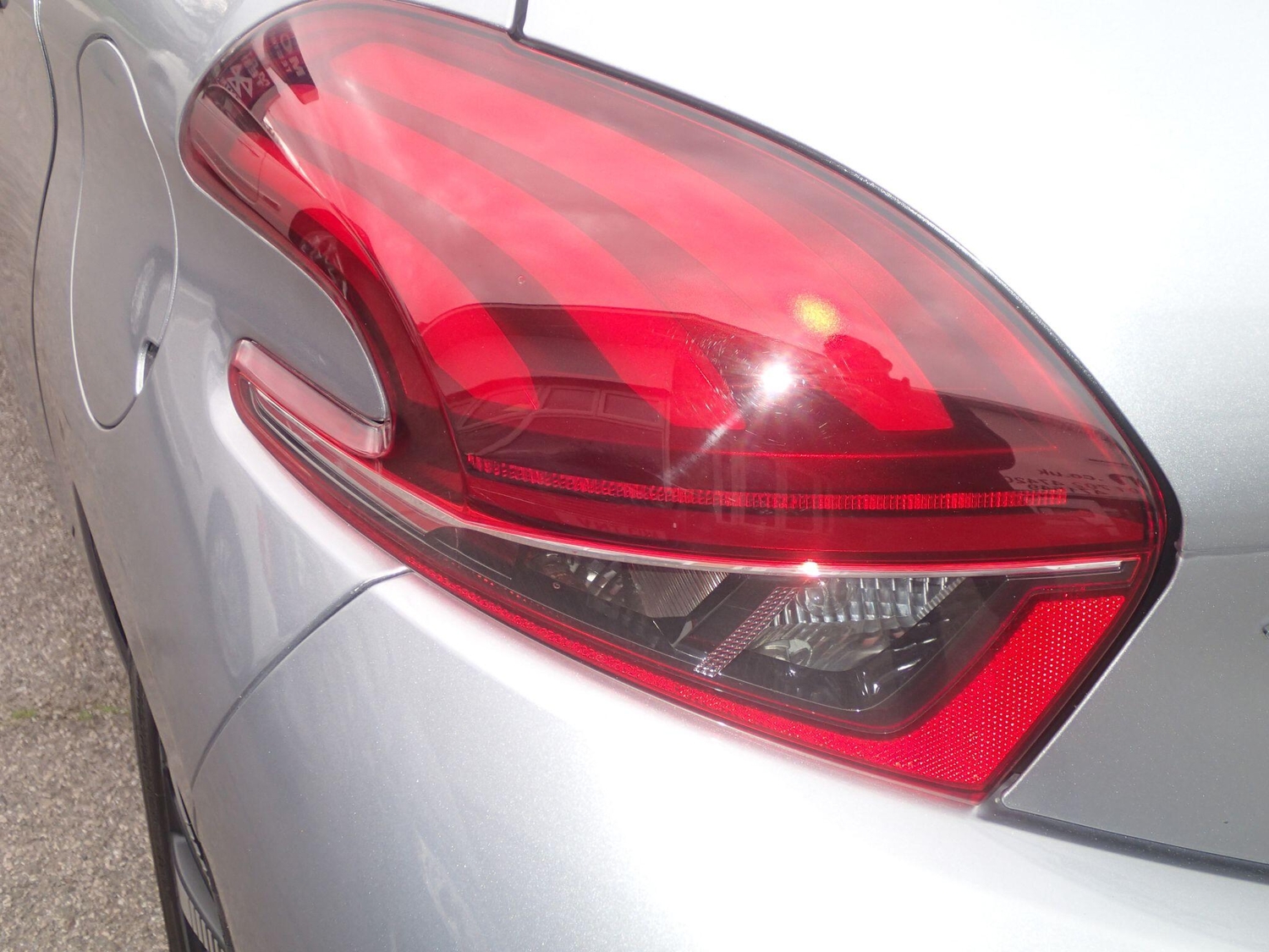 Peugeot 208 2019 - Cars