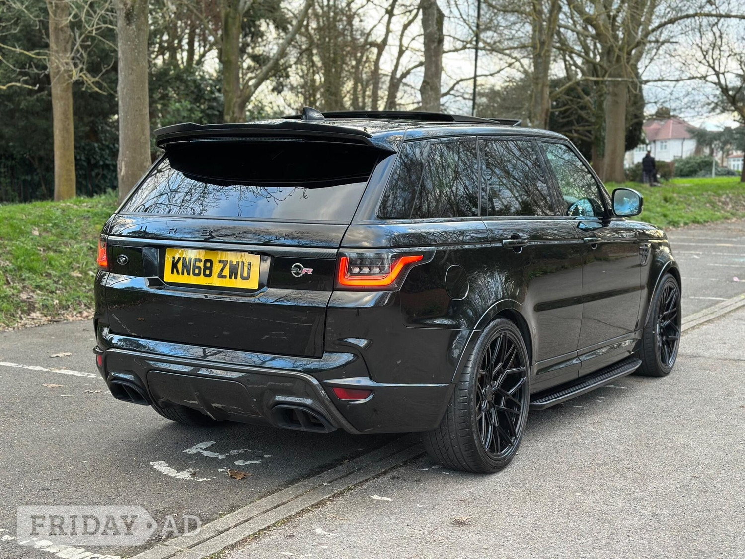 [ berth ]Land Rover Range Rover Sport