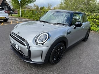 Mini Hatch 2023
