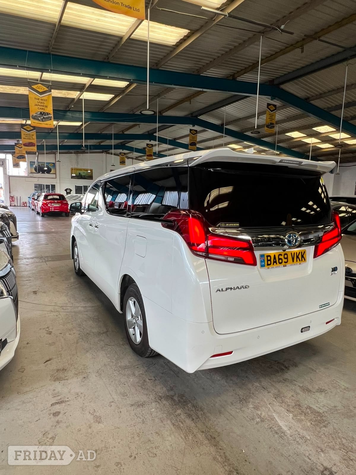 Toyota Alphard 2019 - Cars in Birmingham