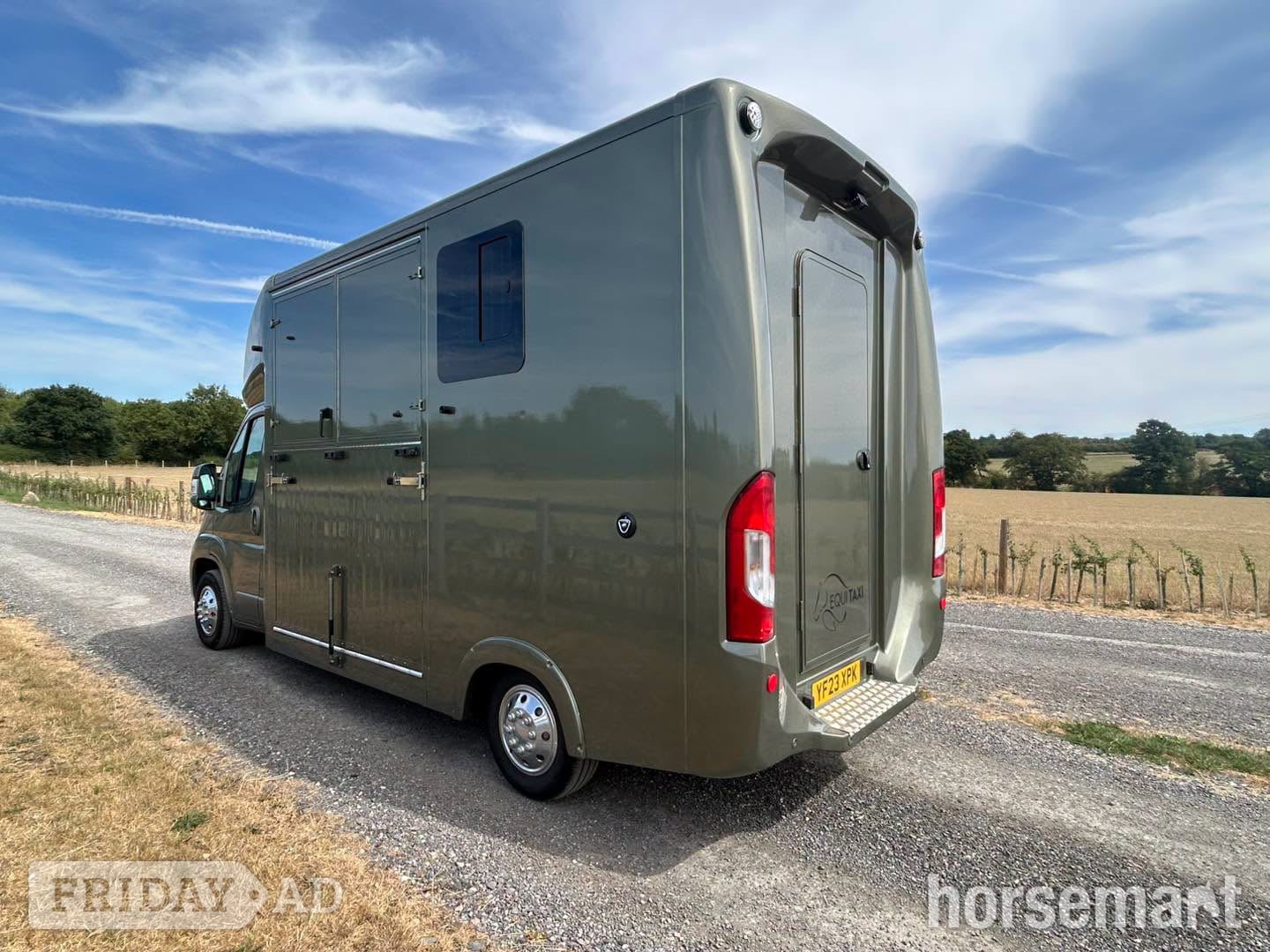 [ berth ]Equi Taxi 