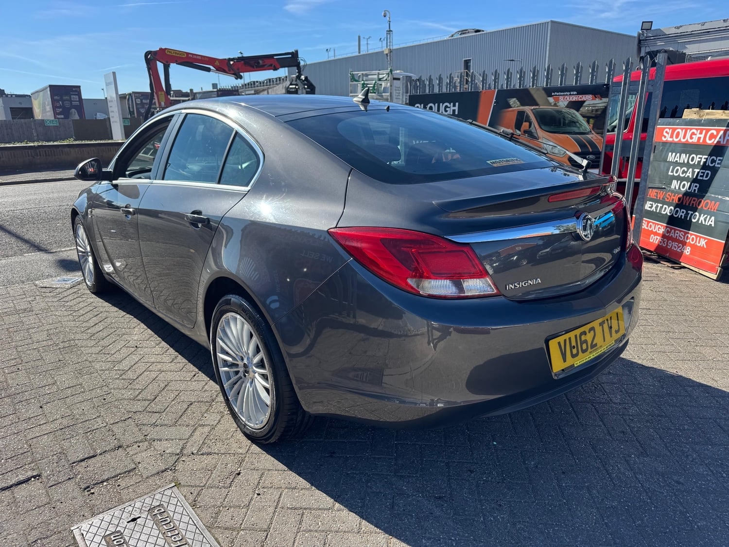 [ berth ]Vauxhall Insignia