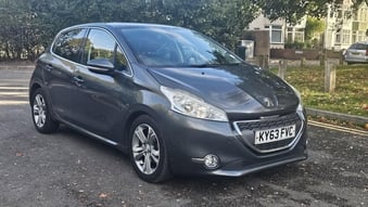Peugeot 208 2013