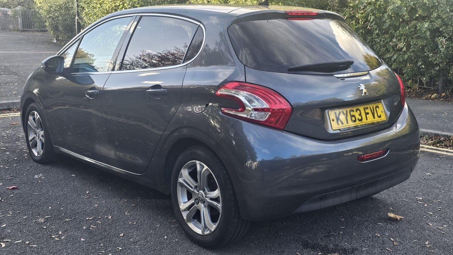 Peugeot 208 2013 - Cars in Coventry