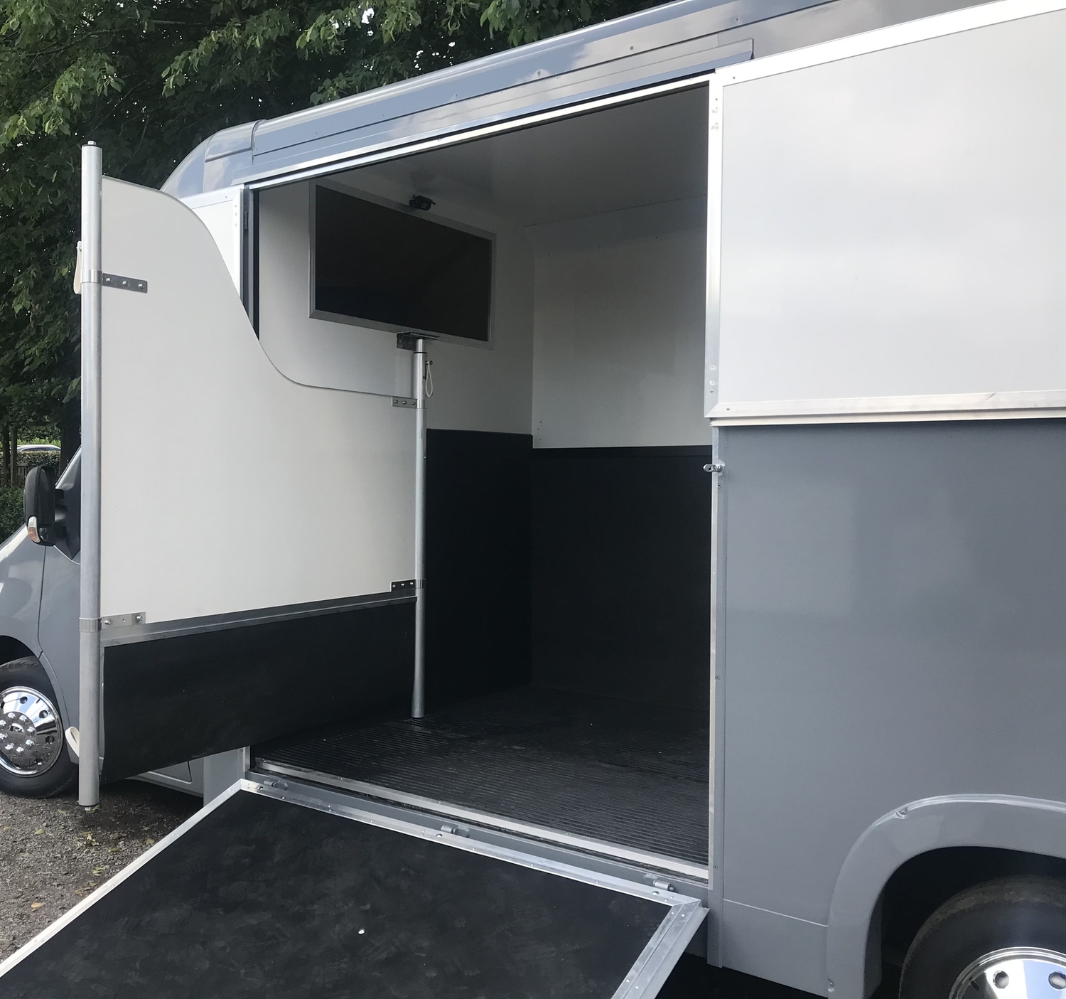 Master Renault Horsebox - Trailers & Horseboxes in Newark-on-Trent
