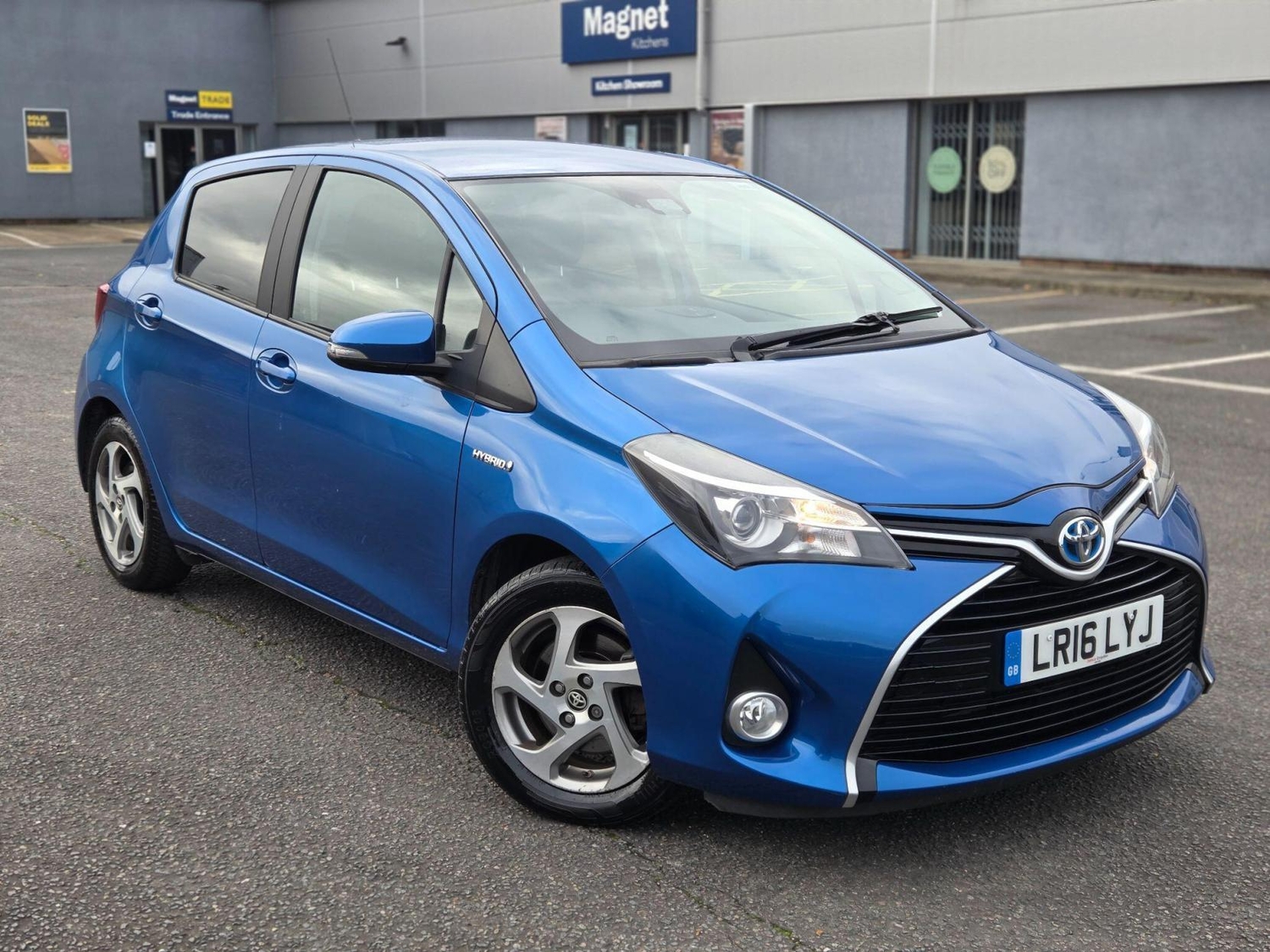 Toyota Yaris 2016 - Cars