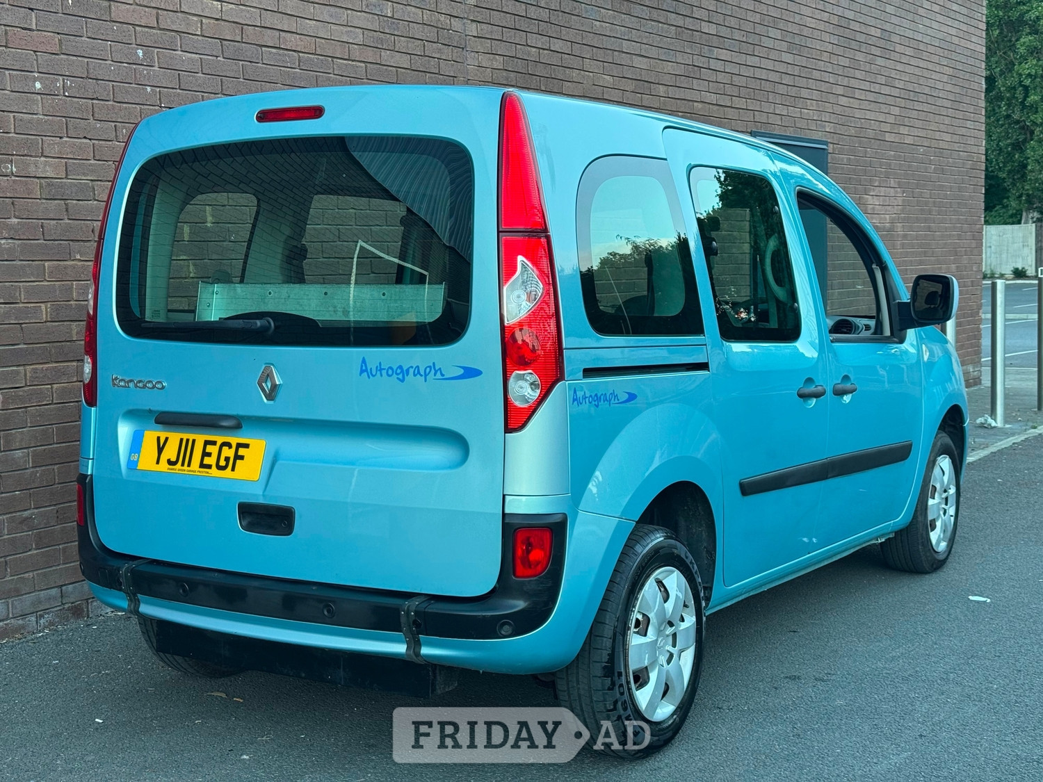 Renault Kangoo 2011 - Cars in Ashford