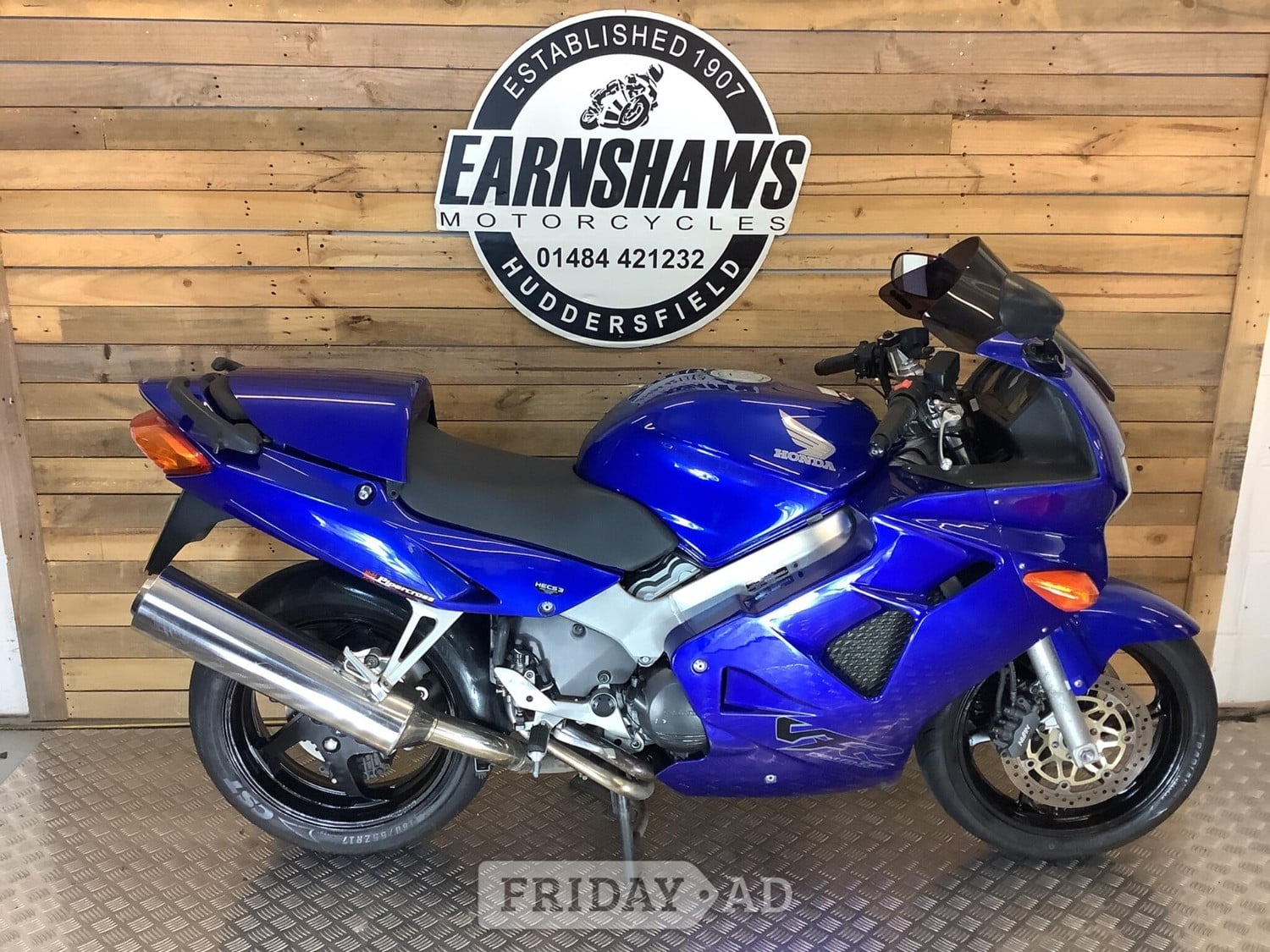 Honda VFR 2000 in Huddersfield