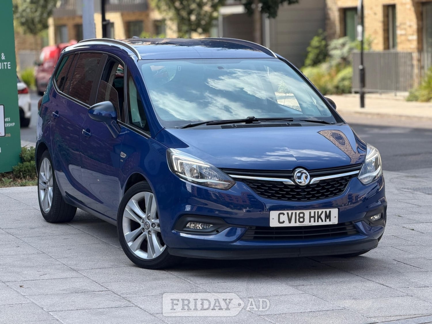 Vauxhall Zafira Tourer 2018 - Cars in Staines