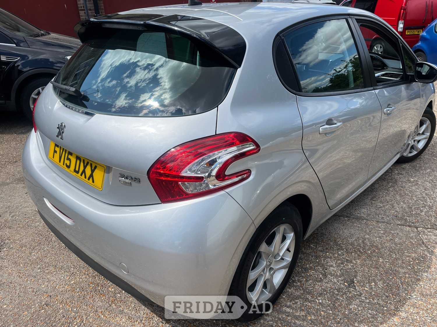 [ berth ]Peugeot 208