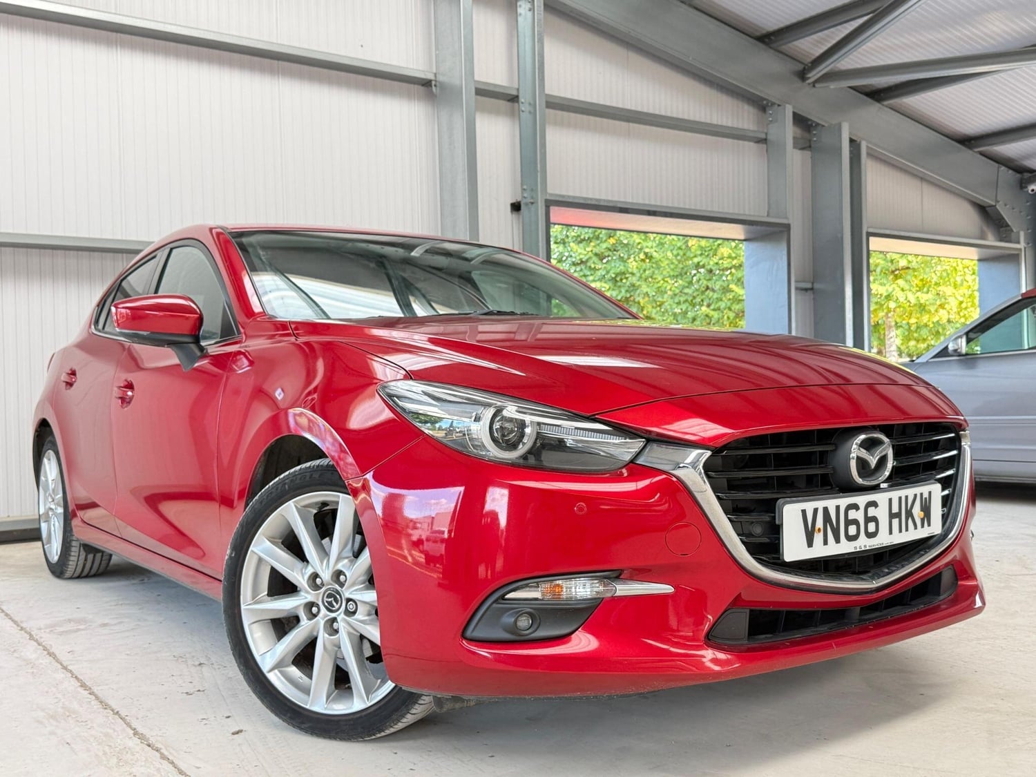 Mazda 3 2016 - Cars in Hillingdon