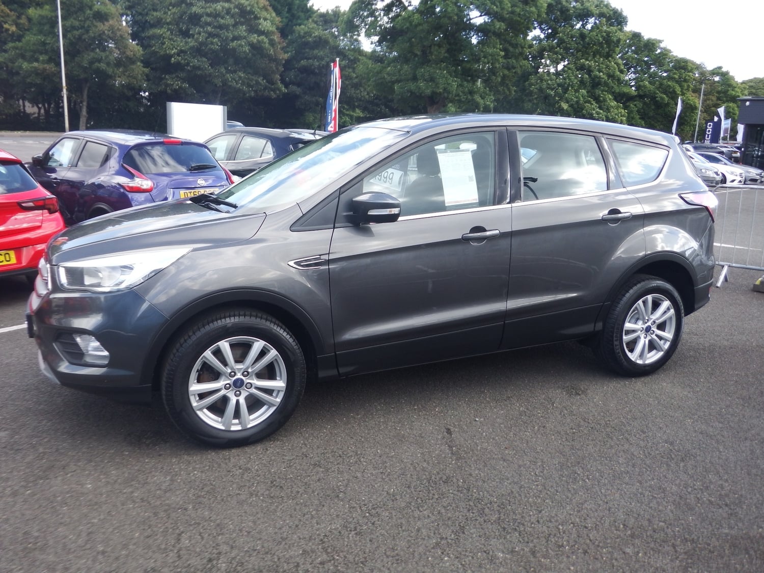 [ berth ]Ford Kuga