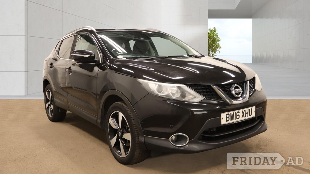 Nissan Qashqai 2016 in Hounslow