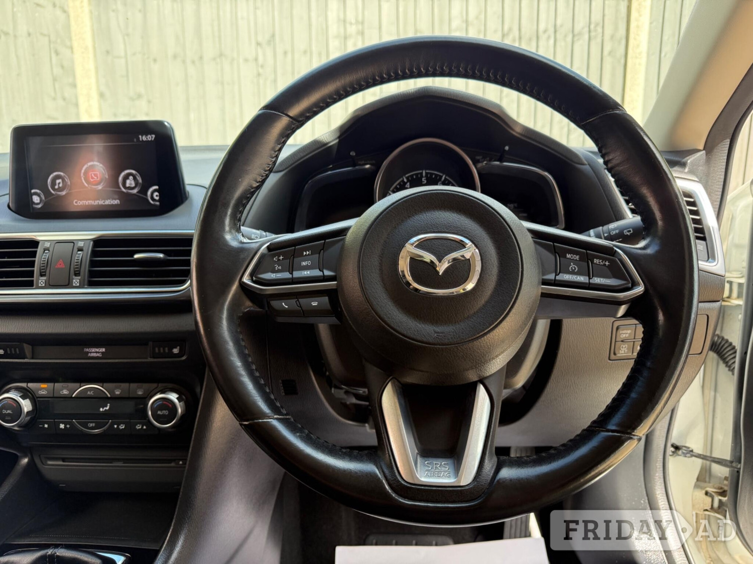 Mazda 3 2018 - Cars
