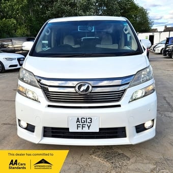 Toyota Vellfire 2013