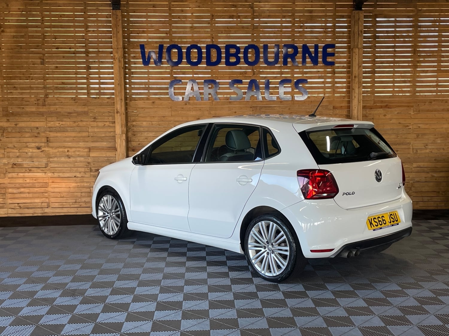 [ berth ]Volkswagen Polo