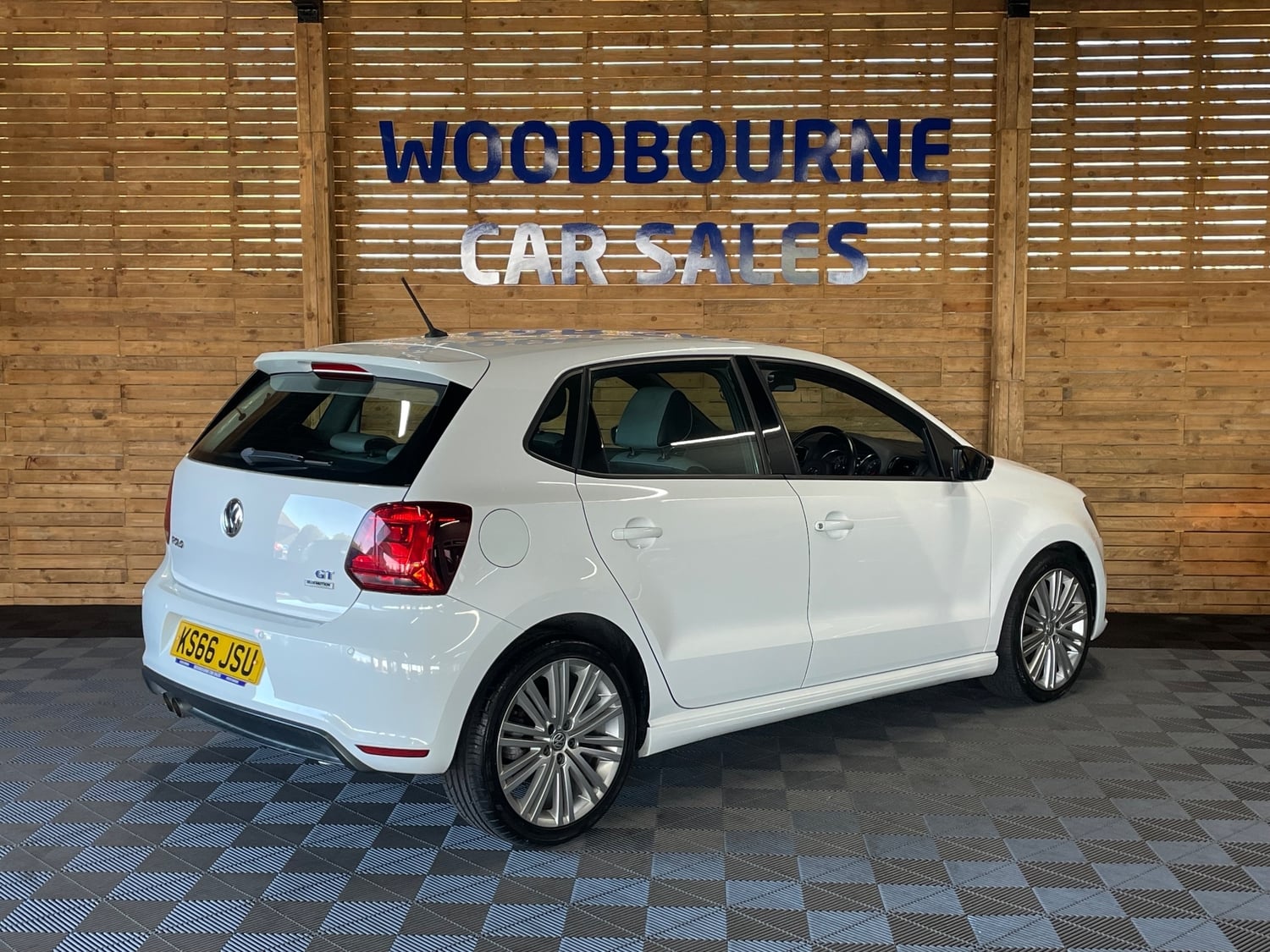 Volkswagen Polo 2016 - Cars in Brighton