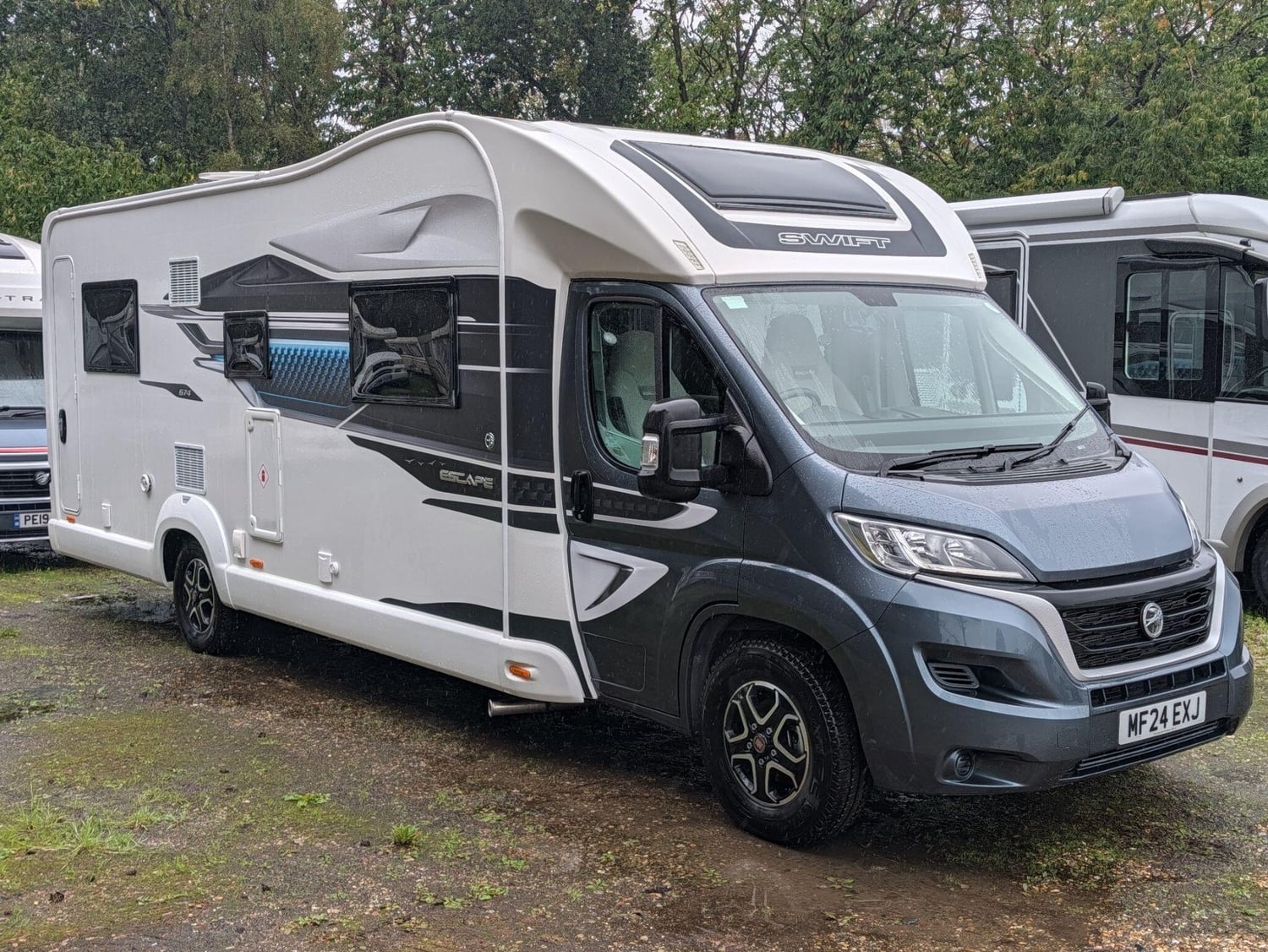 [6 berth ]Swift Escape 674