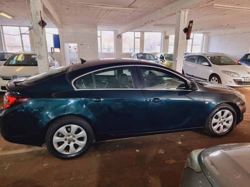 Vauxhall Insignia 2015 - Cars