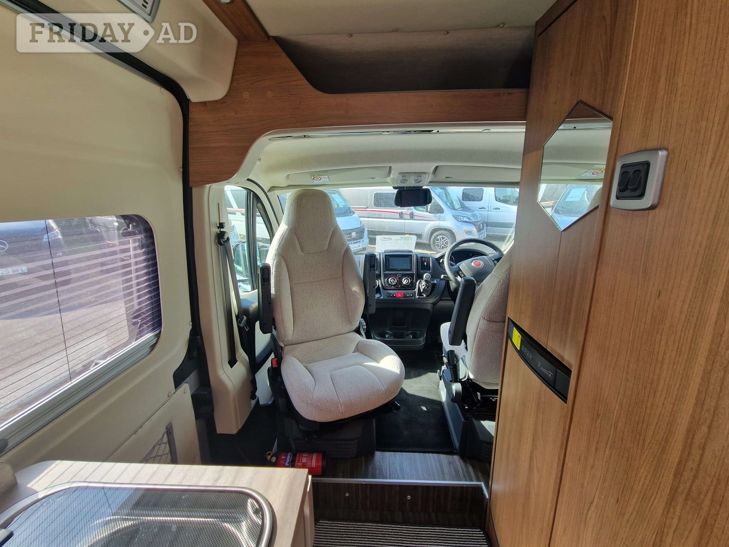 [2 berth ]Auto-Trail V-Line 610 SE