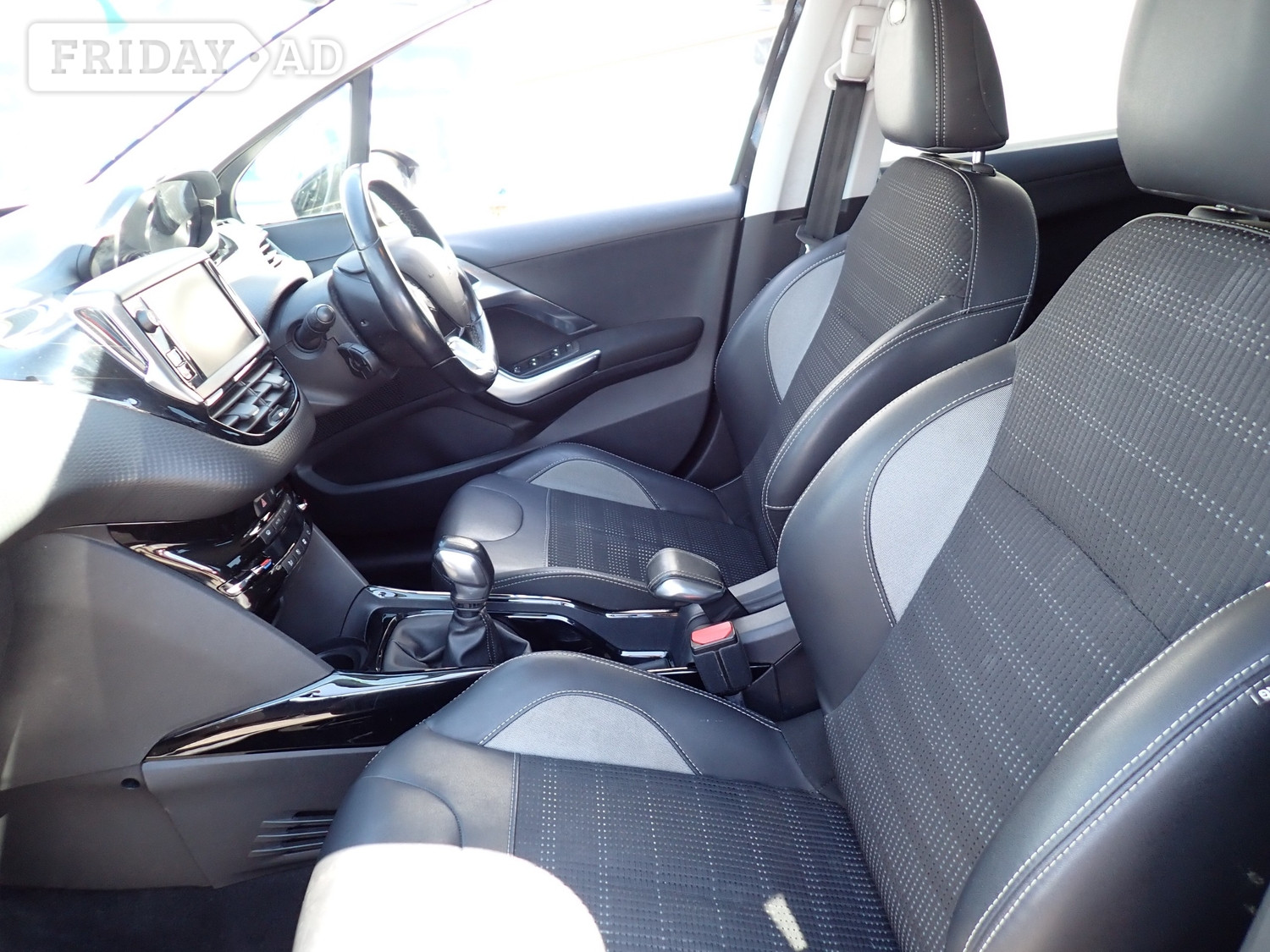 [ berth ]Peugeot 2008