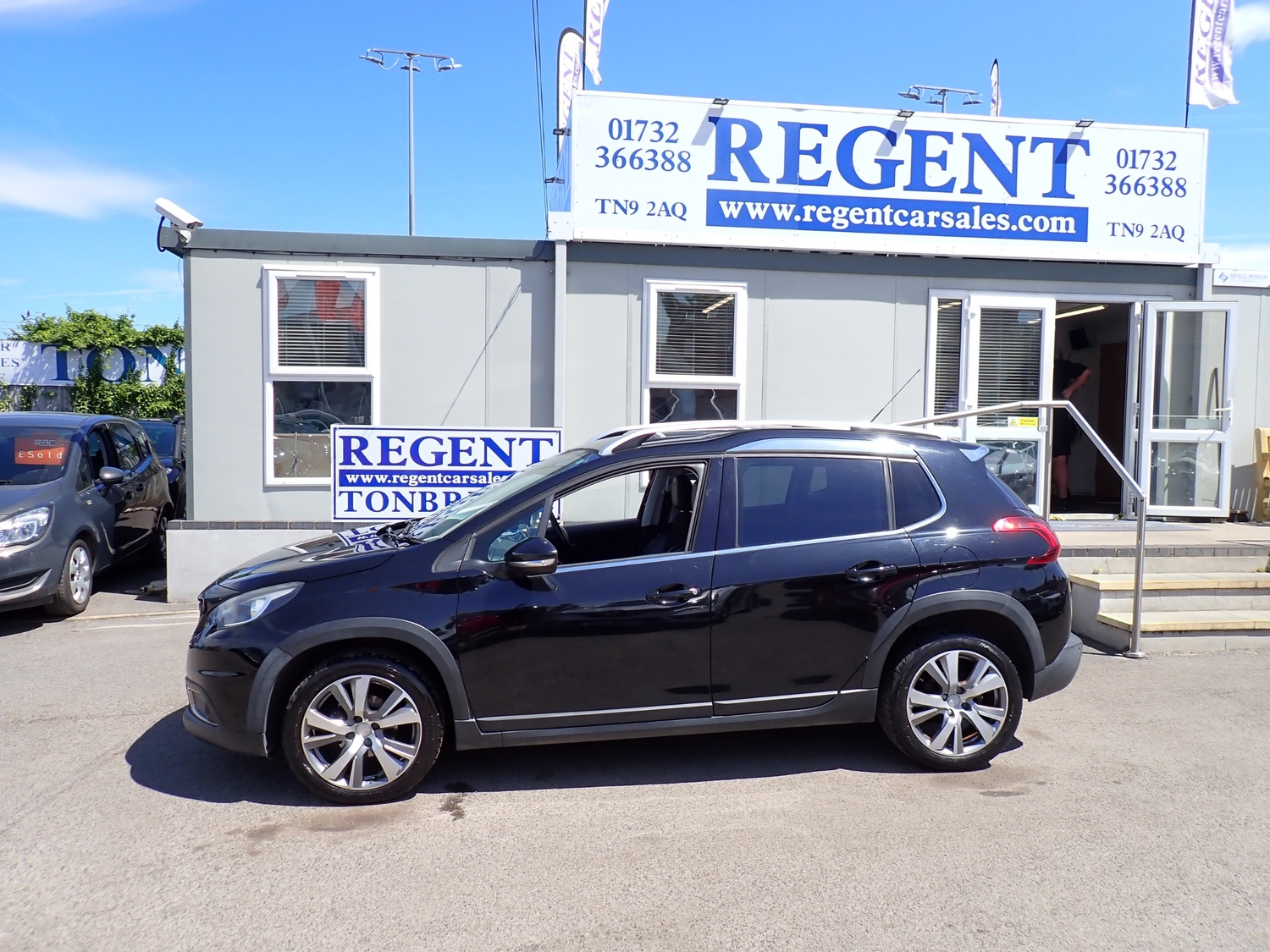 Peugeot 2008 2017 - Cars