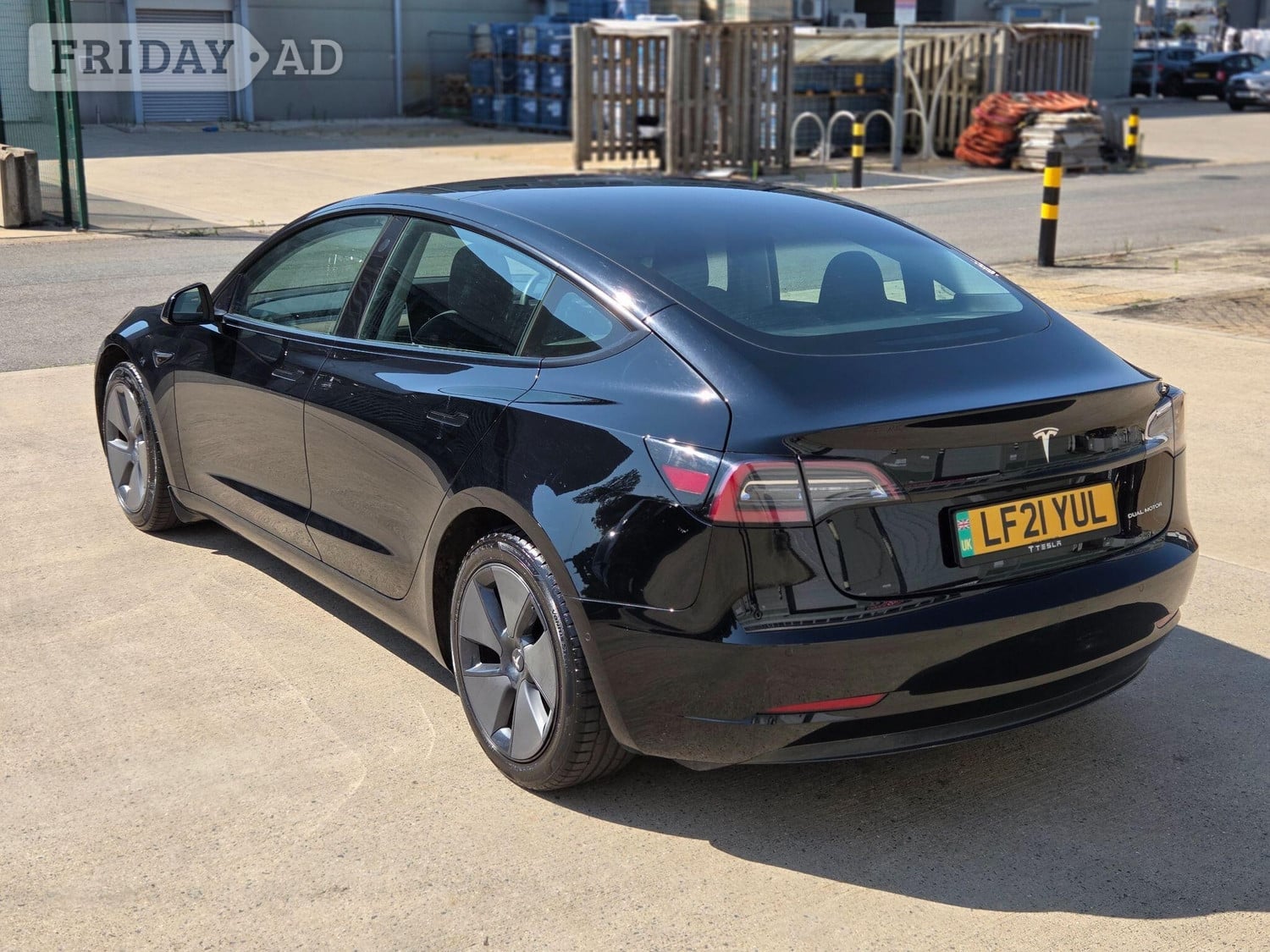 [ berth ]Tesla Model 3