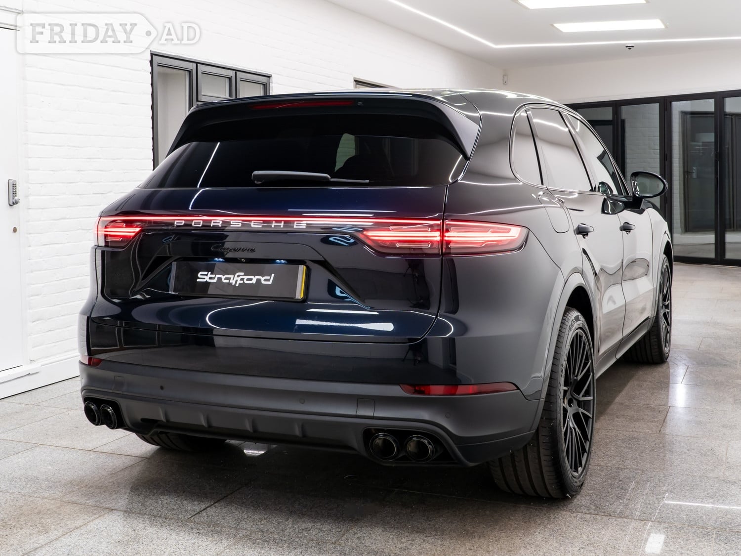 [ berth ]Porsche Cayenne