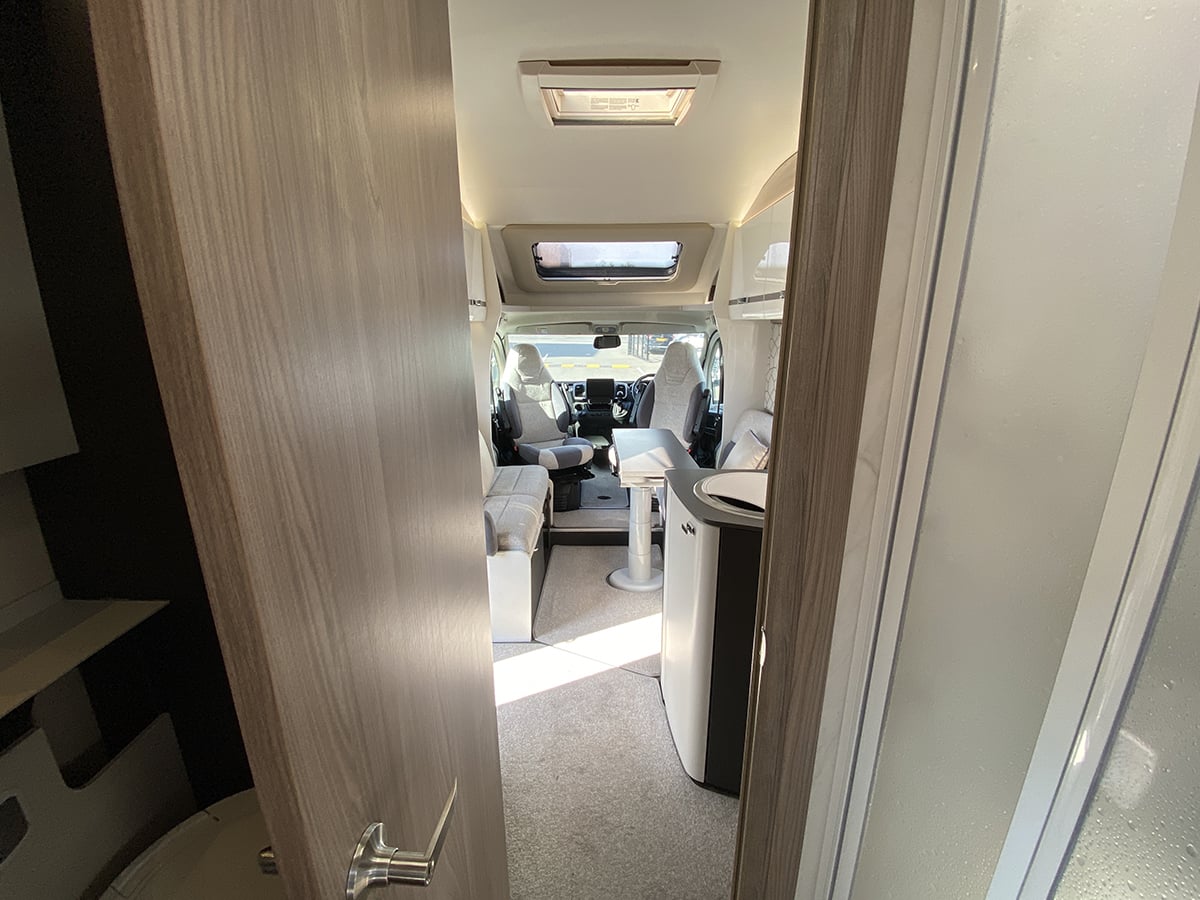 [4 berth ]Swift Escape Hi-Style 694