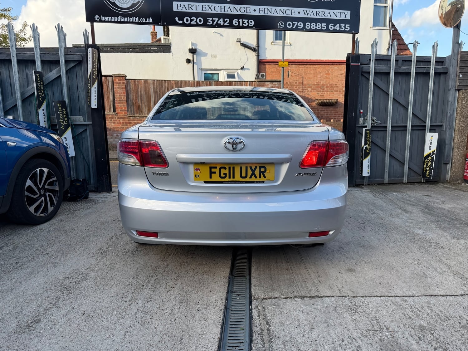 Toyota Avensis 2011 - Cars