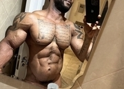 Hungmuscletop
