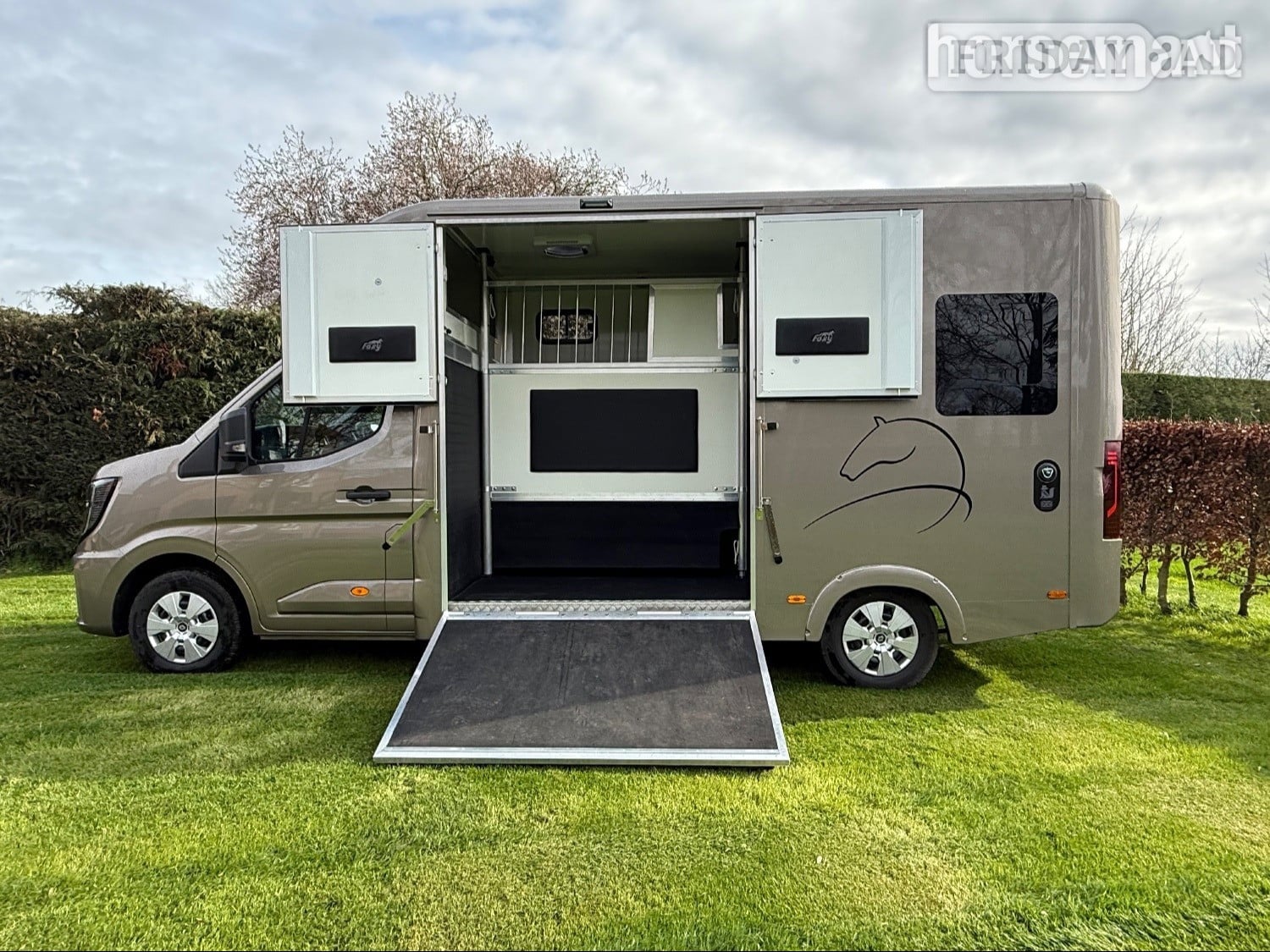 Foxy Stallion Pro Renault Horsebox in Tadcaster