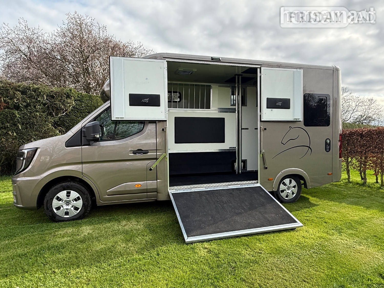 Foxy Stallion Pro Renault Horsebox - Trailers & Horseboxes in Tadcaster