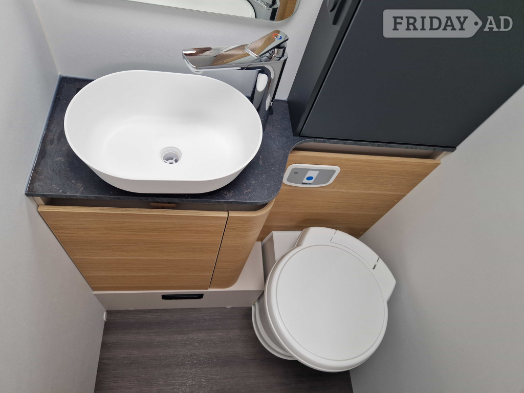 [3 berth ]Adria Coral Plus 670 DL