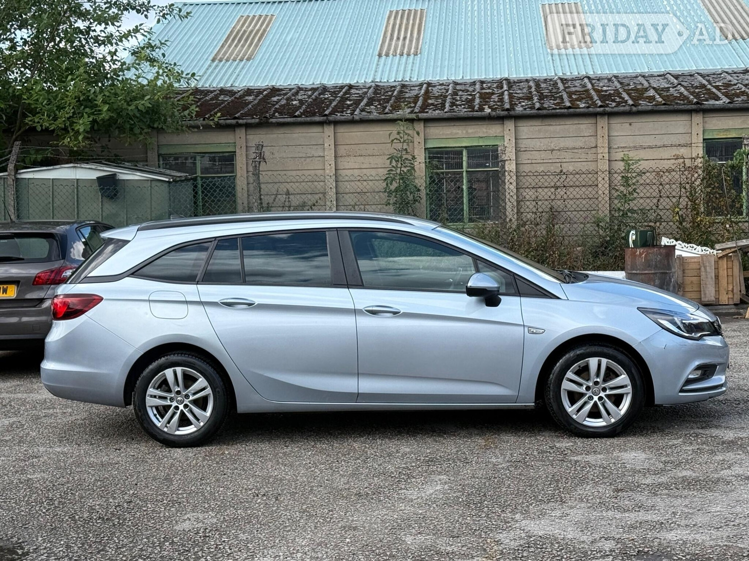 [ berth ]Vauxhall Astra