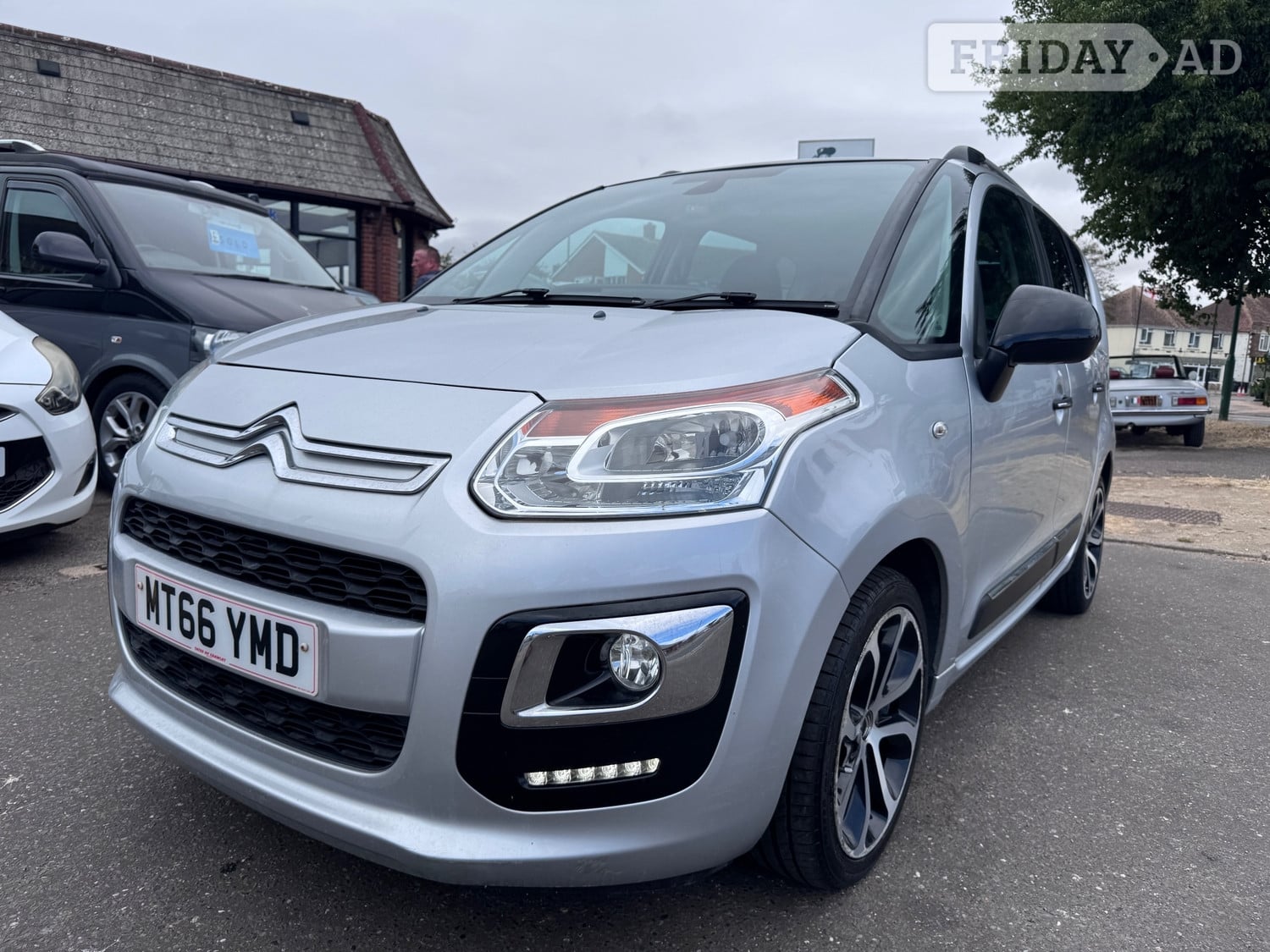 Citroen C3 Picasso 2016 in Lancing