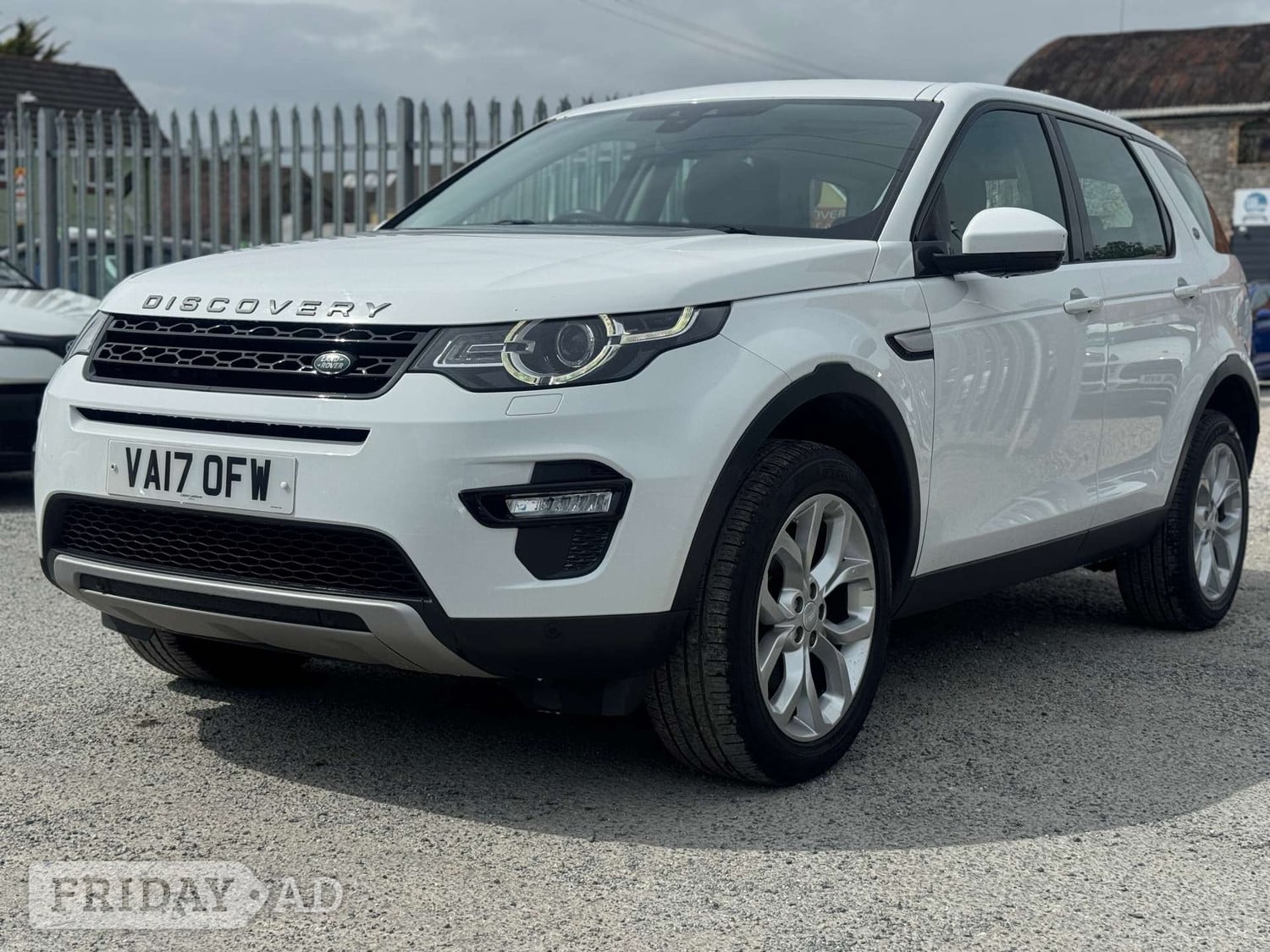 [ berth ]Land Rover Discovery Sport