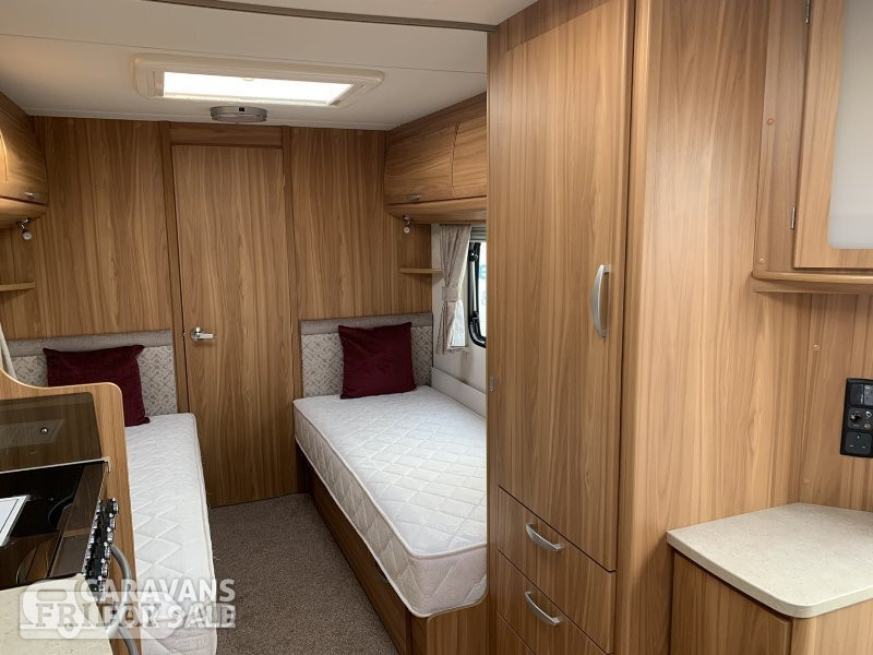 Lunar Clubman SE 2012 - Motorhomes & Caravans