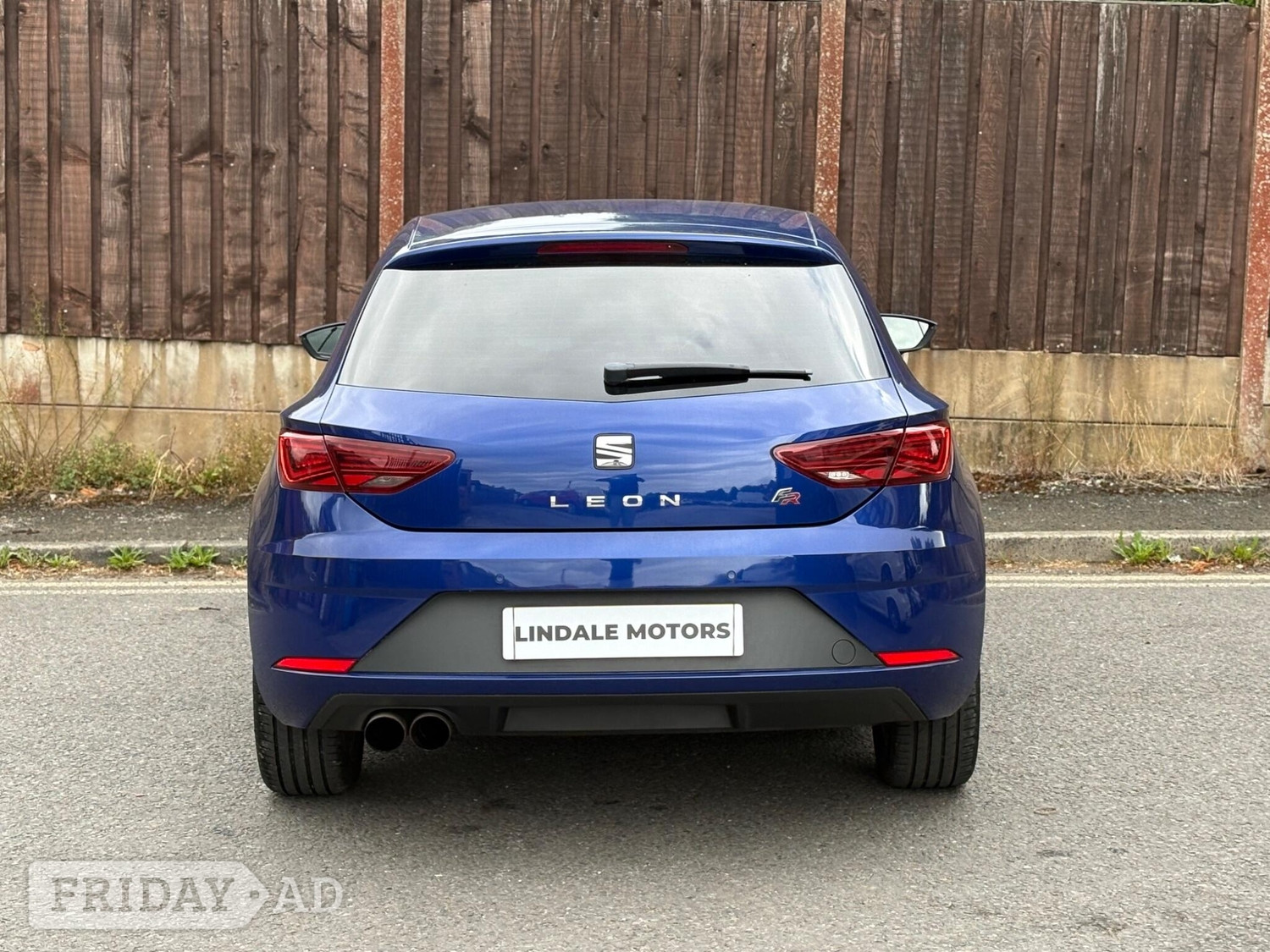 [ berth ]SEAT Leon
