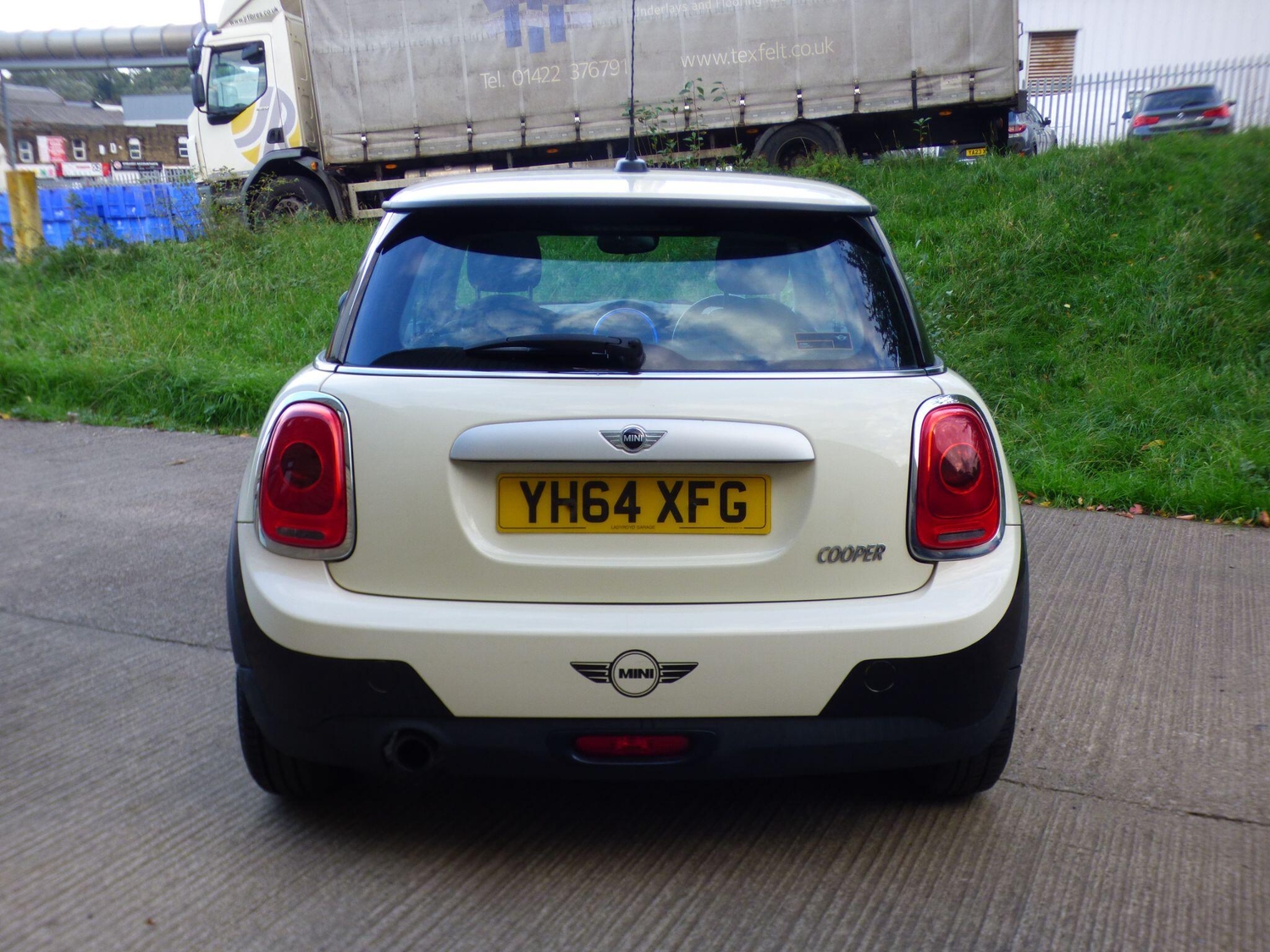 Mini Hatch 2014 - Cars in Bradford