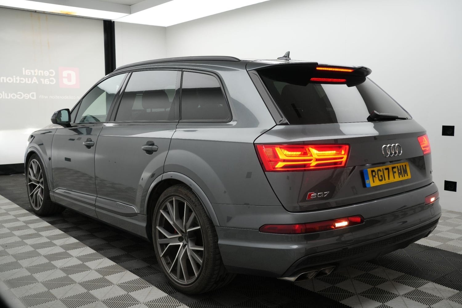 Audi SQ7 2017 - Cars in Uxbridge