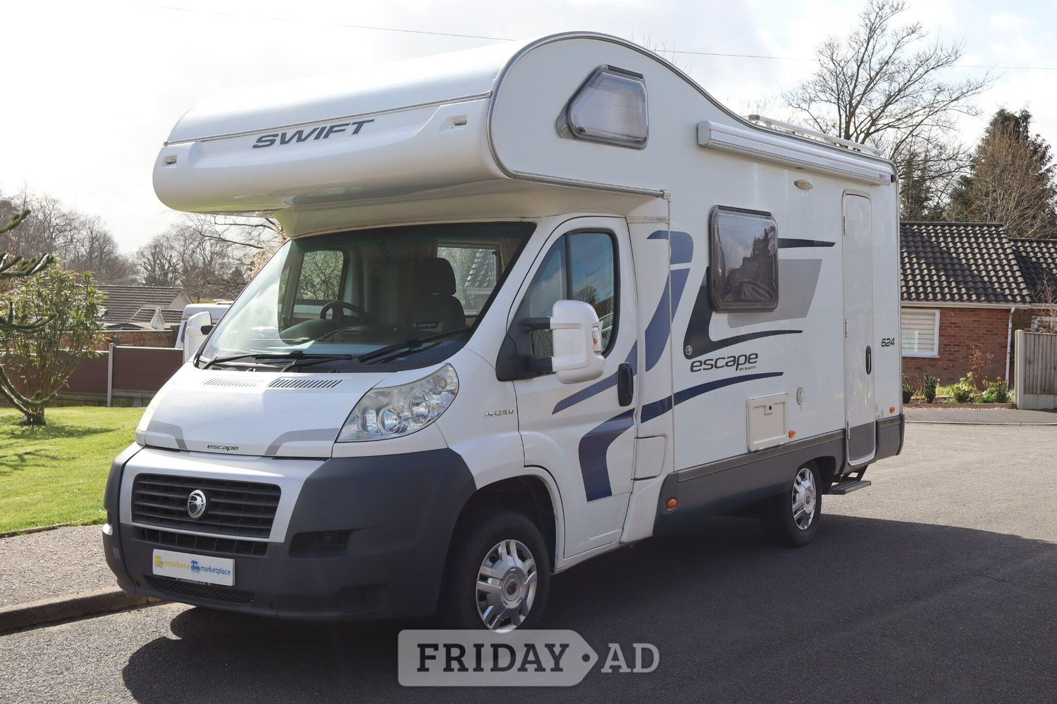 Swift Escape 624 2014 for sale in Shebbear