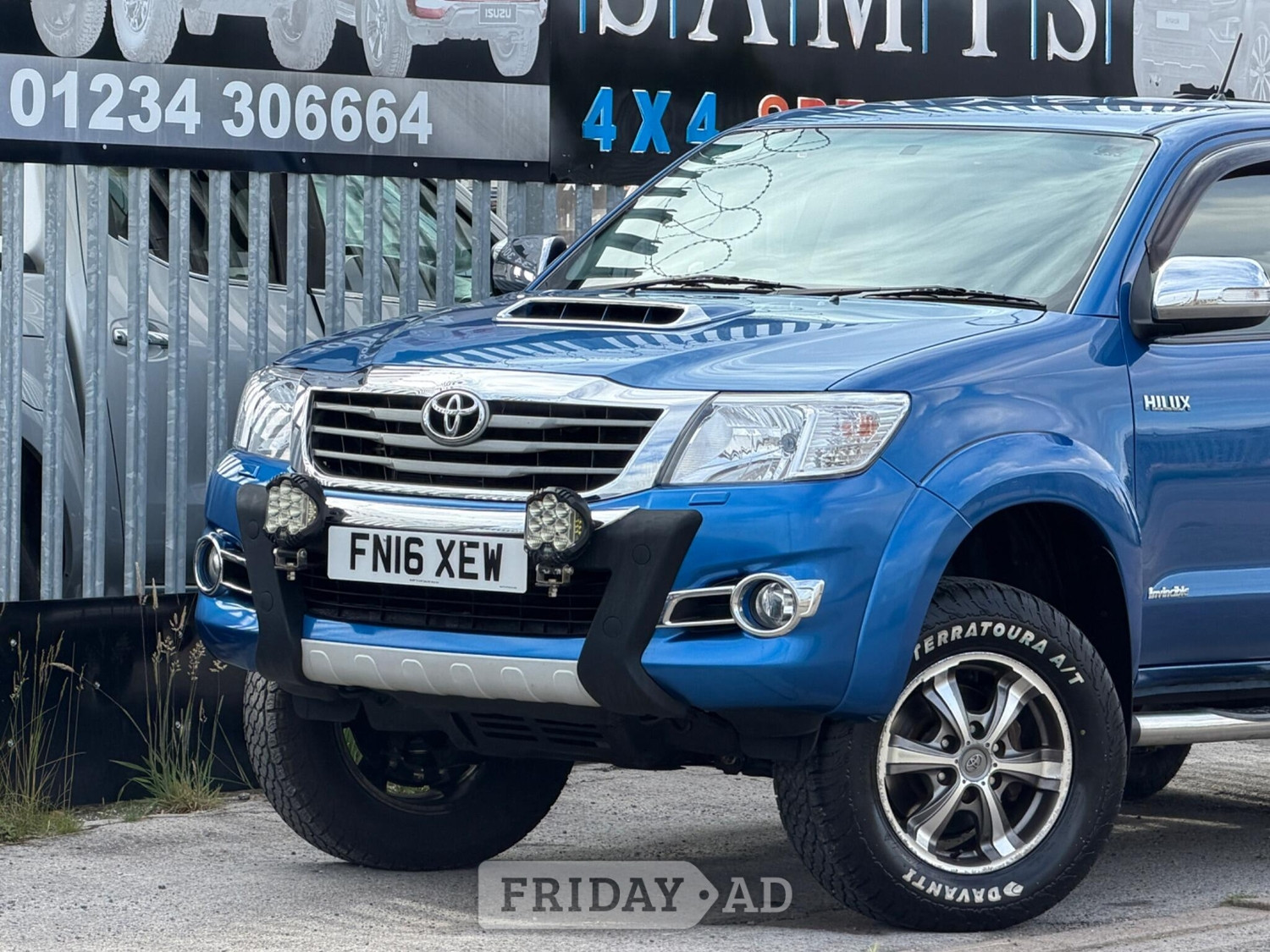 Toyota Hilux 2016 - Vans & Commercial Vehicles in Bedford