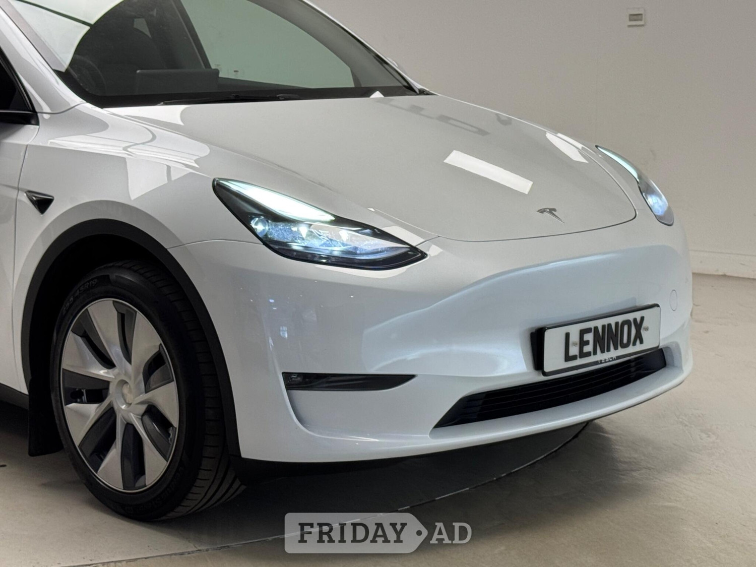 Tesla Model Y 2024 - Cars