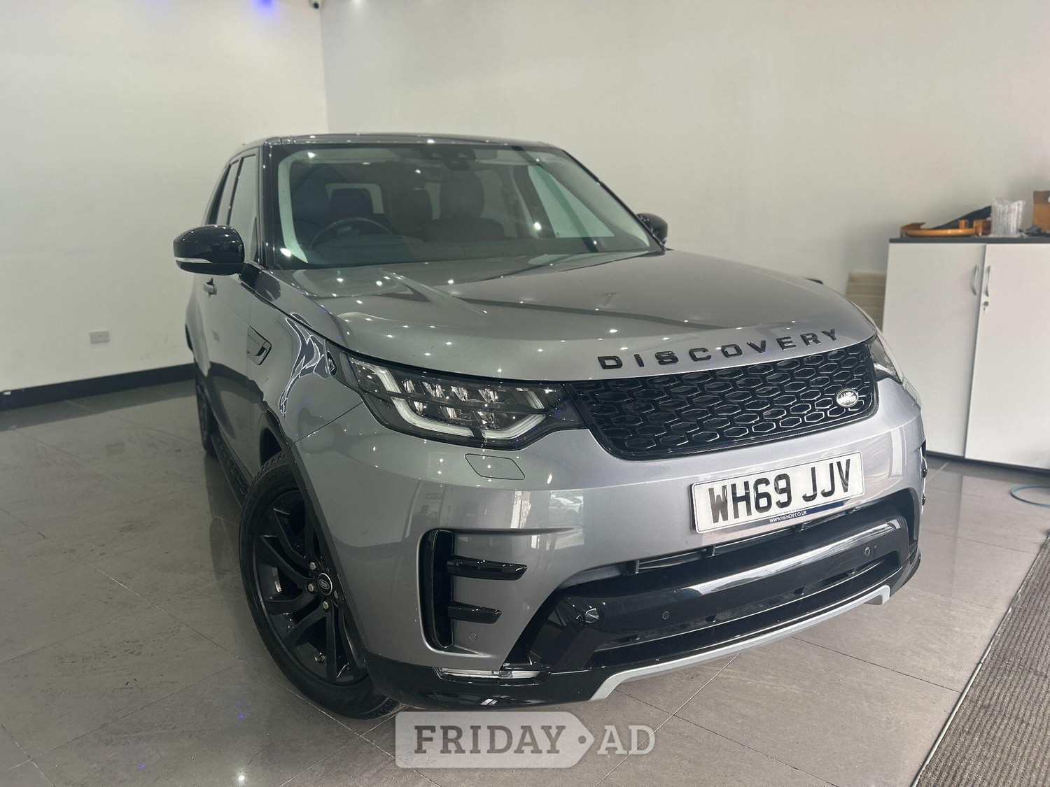 [ berth ]Land Rover Discovery